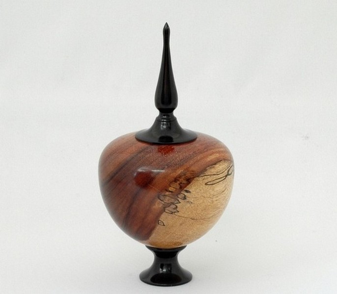 Limoncillo Pedestal Urn